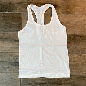 Lululemon Swiftly Tech size 6